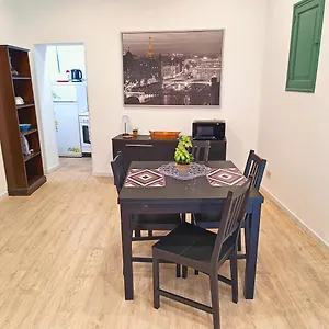 Appartamento Centro Storico Casa Bellini *****, Palermo